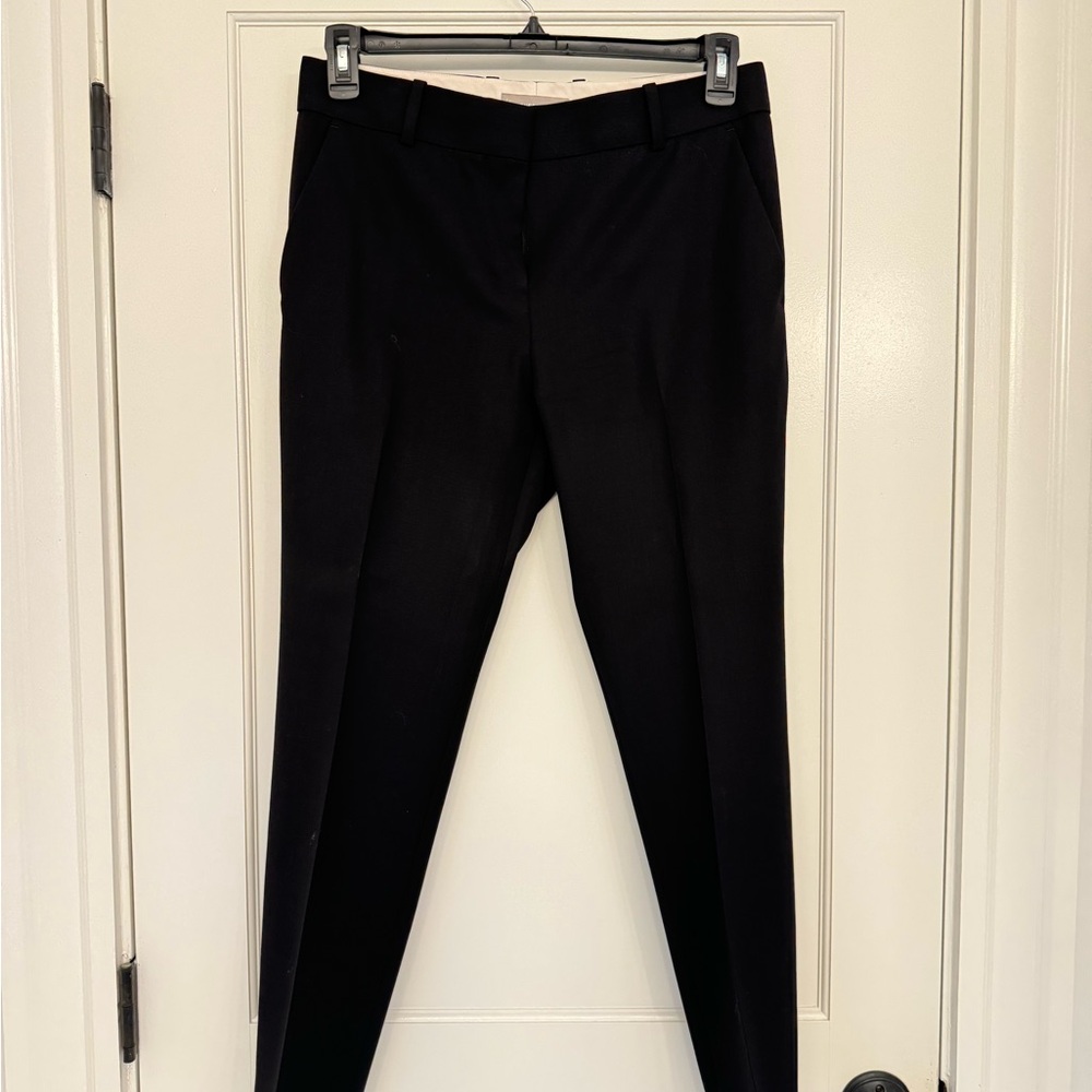 Slim wool pants from Everlane. Worn only a few times, excellent condition.